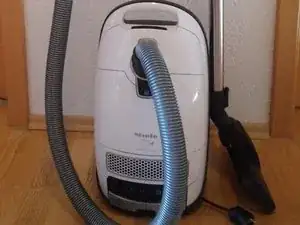 Miele S8340 vacuum cleaner