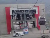 Kabinka vjíždějící do stanice