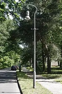 Schwanenhals mit Stahlsockel mit 4-fl. Hängeleuchte BAMAG A21