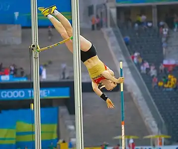 Silke Spiegelburg při skoku o tyči