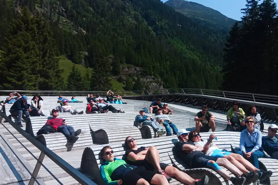 Several wave loungers mostly of seats=2-3 on a platform