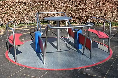 playground=roundabout wheelchair=yes Level access roundabout for wheelchair or buggy users