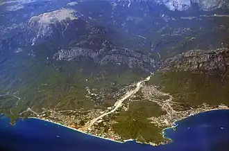 Kemer and Çamyuva at the foot of Tahtalı Dağı