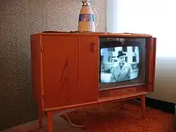 The 1950s was the beginning period of rapid television ownership. In their infancy, television screens existed in many forms, including round.