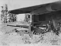 4.7-inch (120 mm) gun protecting the anti-submarine boom at Fort Lytton, 1943[gallery 15]