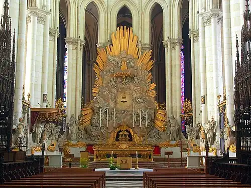 The baroque high altar and &quot;Gloire&quot; screen (1755–68)