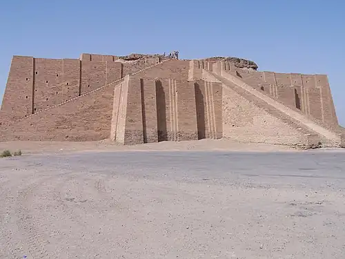 Mesopotamian art – Ziggurat of Ur in Tell el-Muqayyar, Dhi Qar Province, Iraq, unknown architect (21st century BC)[57]