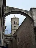 Buttressing counter-arches in Bonifacio, Corsica