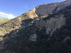 Cliffs at the northern end of Del Valle Regional Park