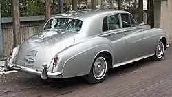 Bentley S2 standard saloon rear view