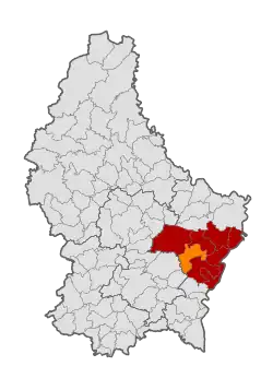 Map of Luxembourg with Betzdorf highlighted in orange, and the canton in dark red