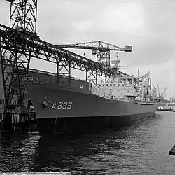 The Poolster-class PNS Moawin