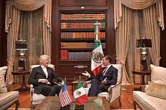 Meeting with the former President of the United States Bill Clinton and Mexican President Enrique Peña Nieto at Los Pinos, 2015.