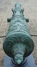 Bird head of a 12-pounder Le Tonnerre. Caliber: 121 mm.