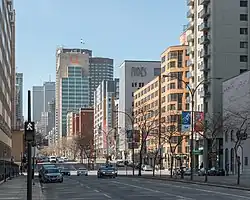 Eight-lane boulevard in downtown Montreal