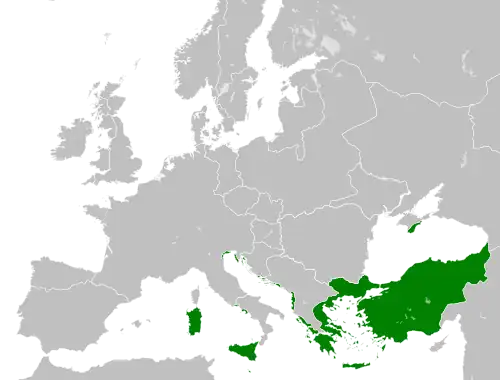 Map centred on Western Europe. The territories of the Byzantine Empire are shaded dark green; namely the Italian islands, southern Greece, south-central Bulgaria, southern Crimea and most of Turkey.