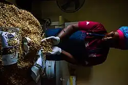 Fait de de melange: Banane, Cacao, mil, arachide, chocolat, noie de cajou .....