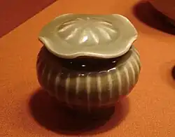 Covered jar, Longquan celadon, 14th century