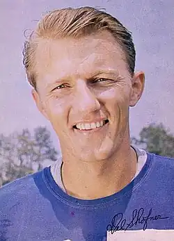 Shofner wearing his Giants jersey