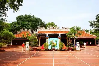 Thầy Thím palace.