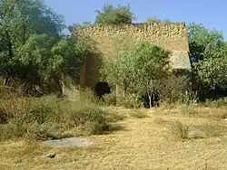 Calcium oxide horns in El Tajo