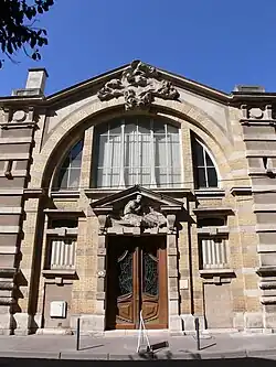 Maison du Peuple.