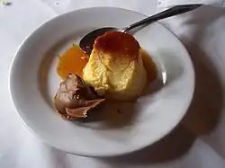 Crème caramel, a variant of a flan cake