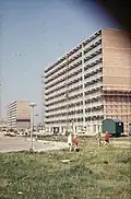 Construction of modern apartment buildings in Oudorp (1980)