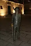 The statue by night