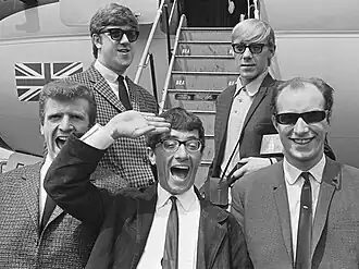 Freddie and the Dreamers in 1964. From left to right: Bernie Dwyer, Pete Birrell, Freddie Garrity, Derek Quinn, Roy Crewdson.