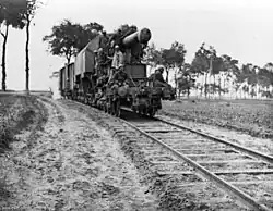 A 274 mm mle 93/96 in traveling position.