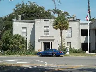 McIntosh County Courthouse in Darien