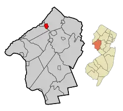 Location of Glen Gardner in Hunterdon County highlighted in red (left). Inset map: Location of Hunterdon County in New Jersey highlighted in orange (right).