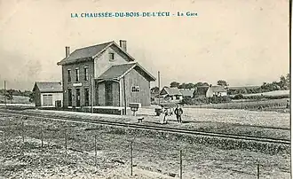 The railway station in Lachaussée-du-Bois-d'Écu in the early 20th century