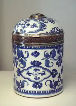 Kangxi era porcelain with French silver mount, 1717–1722