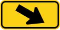 W16-7p (D) Downward diagonal arrow to the right (plaque)