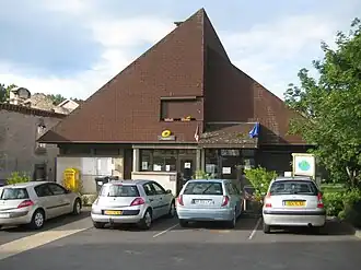 The town hall in Perrier