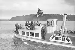Official Polish coat of arms since 1928 according to the law, exposed by president during a steamboat cruise. Visible knight's shield, Modern French type without ordinary grey oval plate, which is rare