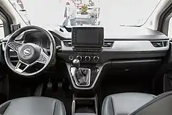 Nissan Townstar (interior)