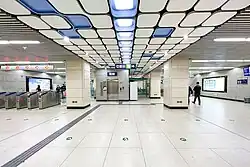 North concourse, Line 8