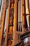 Organ case and pipes