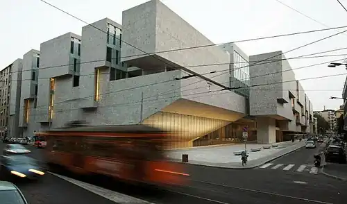 Roentgen Building of the Bocconi University in Milan by Grafton Architects (2008)
