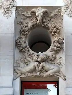 Art Nouveau bucranium on the facade of the Hôtel Élysée Palace, Paris, architect Georges Chedanne and sculptor Paul Gasq, 1897–1899