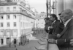José Relvas, standing amongst others, is speaking, proclaiming the Republic from a stone balcony