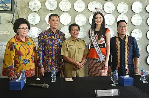 Citra (second from right) Homecoming in Bangka Belitung Islands with Indonesian Child Protection Commission&nbsp;[id] on 19 March 2018[23][24]