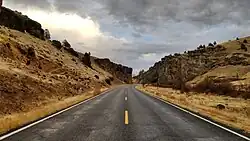 Road to the now-closed Kah-Nee-Ta Resort