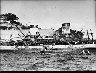 After the fire. People watch from Kurraba Road above