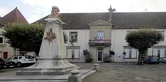 The town hall and war memorial in Saint-Loup-sur-Semouse