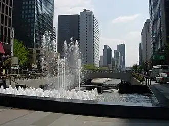 The beginning of Cheonggyeocheon