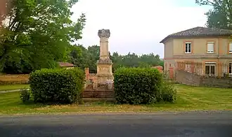 The war memorial in Saint-Thomas